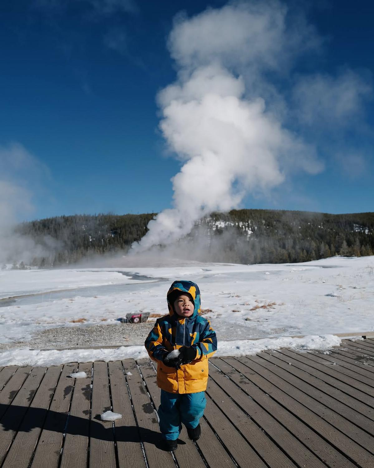 Potret Nikita Willy Ajak Issa Liburan ke Taman Nasional Yellowstone Tanpa Baby Nael