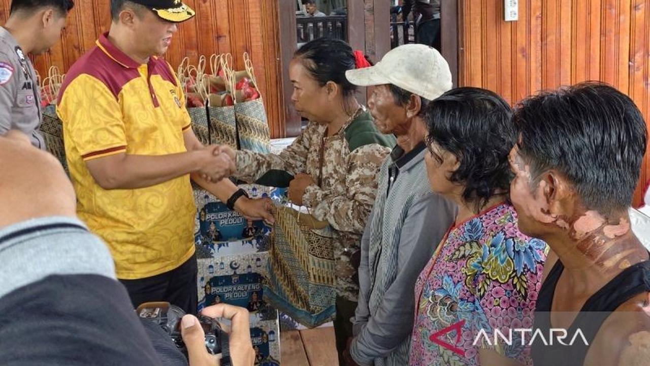 Polda Kalteng Salurkan Bansos dan Gelar Kerja Bakti di Lokasi Kebakaran Mendawai
