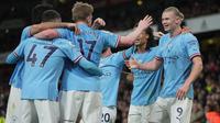 Pemain Man City merayakan gol melawan Arsenal pada pekan ke-12 Liga Inggris 2022/2023 di Emirates Stadium, Kamis (16/2/2023). (AP/Kin Cheung)