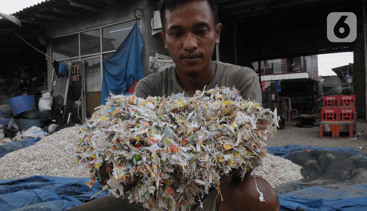 Asosiasi Industri Aromatik Olefin dan Plastik (Inaplas) meminta pemerintah untuk memasukkan barang plastik jadi ke dalam rencana pengetatan impor. (merdeka.com/Imam Buhori)