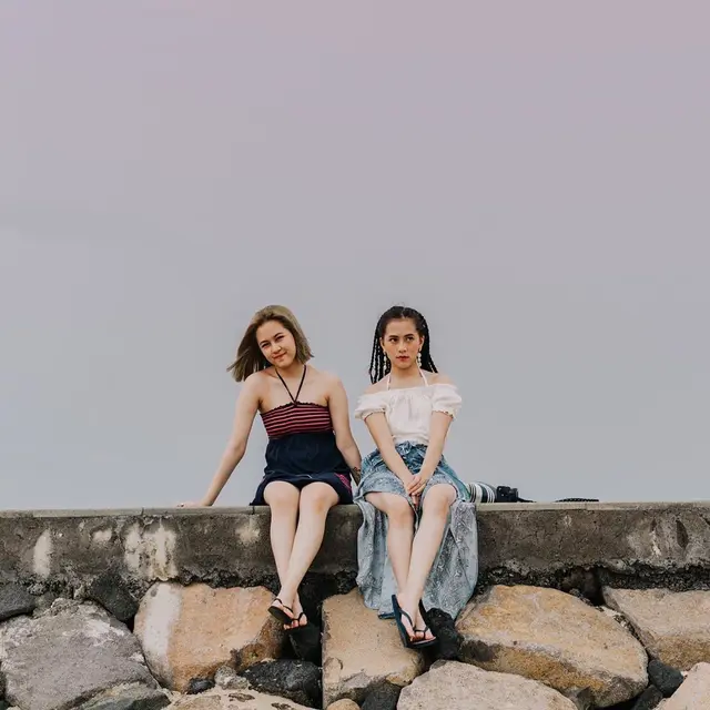 Potret Kompak 6 Selebriti Bersama Saudara Perempuannya, Sister Goals
