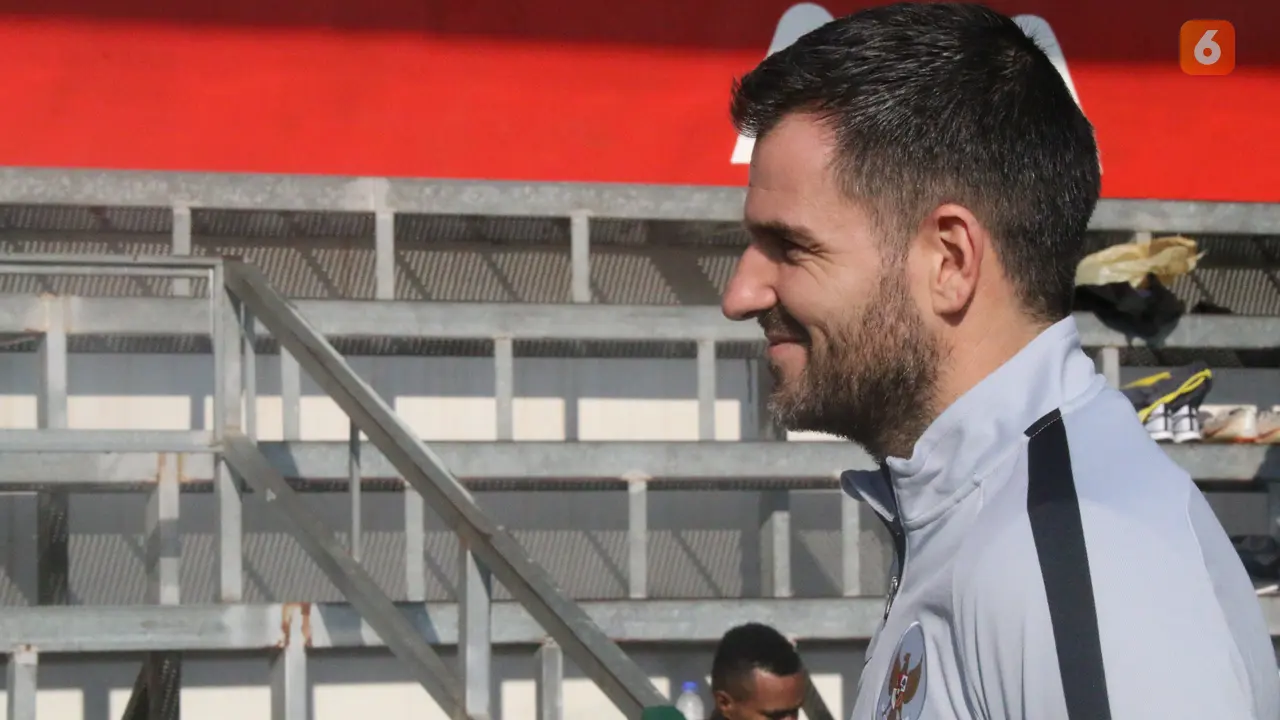 Simon McMenemy