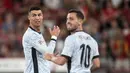 Ekspresi penyerang Portugal, Cristiano Ronaldo (kiri) dan Bernardo Silva saat pertandingan UEFA Nations League grup A melawan Kroasia di stadion Luz, Lisbon pada 5 September 2024. (Patricia DE MELO MOREIRA/AFP)