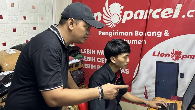 Salah satu perusahaan ekspedisi di Indonesia, Lion Parcel (PT Lion Express), memberangkatkan puluhan mitra agen terbaiknya untuk berlibur ke Jepang.