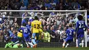 Chelsea memastikan diri meraih gelar juara usai membungkam Crystal Palace dengan skor 1-0. Gol tunggal kemenangan The Blues disarangkan Eden Hazard pada menit ke-45. (Reuters/Dylan Martinez)
