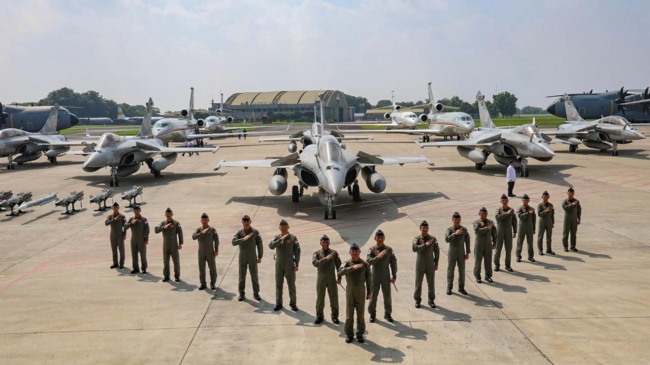 FOTO: Penampakan Pesawat Rafale Falcon 8X dan Airbus A400M di Lanud  Halim