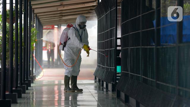 Lapas Cipinang Disemprot Disinfektan Cegah COVID-19