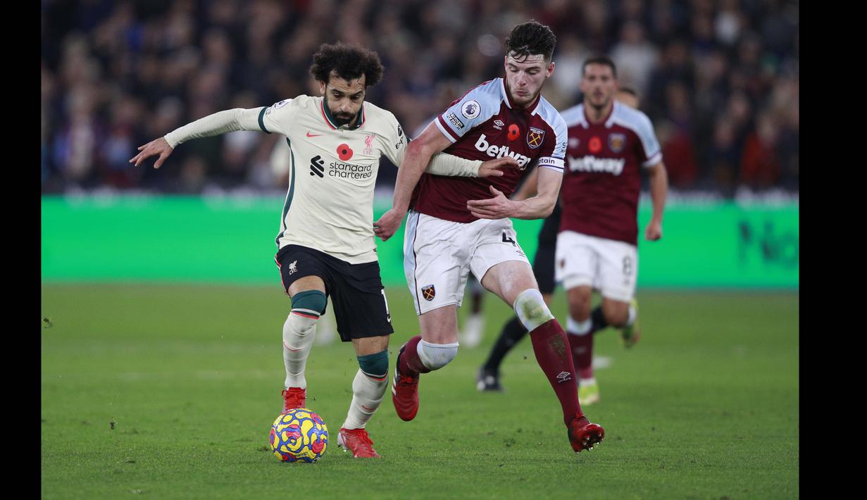 Dalam sisa waktu yang ada Liverpool terus berusaha memberikan tekanan kepada tim tuan rumah demi mendapatkan satu gol tambahan. Bahkan The Reds tercatat memiliki ball possession hingga 69 persen, berbanding 31 persen yang dicatatkan West Ham. (AP Photo/Ian Walton)