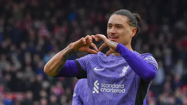 Foto: Dramatisnya Gol Darwin Nunez ke Gawang Nottingham Forest, Liverpool Pastikan Kemenangan di Menit 90+9