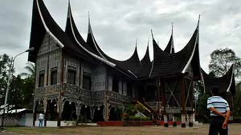 Ilustrasi Rumah Gadang