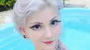 Andressa mengakui jika ia memang menggunakan lensa kontak mata ,agar mata terlihat besar dan juga menggunakan make-up yang tebal untuk membuatnya tampak seperti boneka. (dailymail.co.uk)