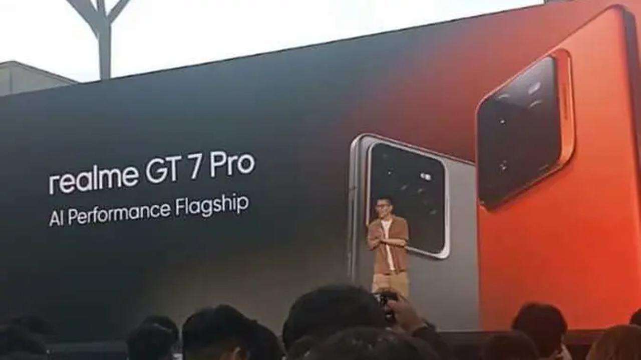 Realme meluncurkan smartphone GT 7 Pro di Bukit Jalil, Malaysia, Senin (18/11/2024) (Liputan6.com/Jonathan Pandapotan Purba)
