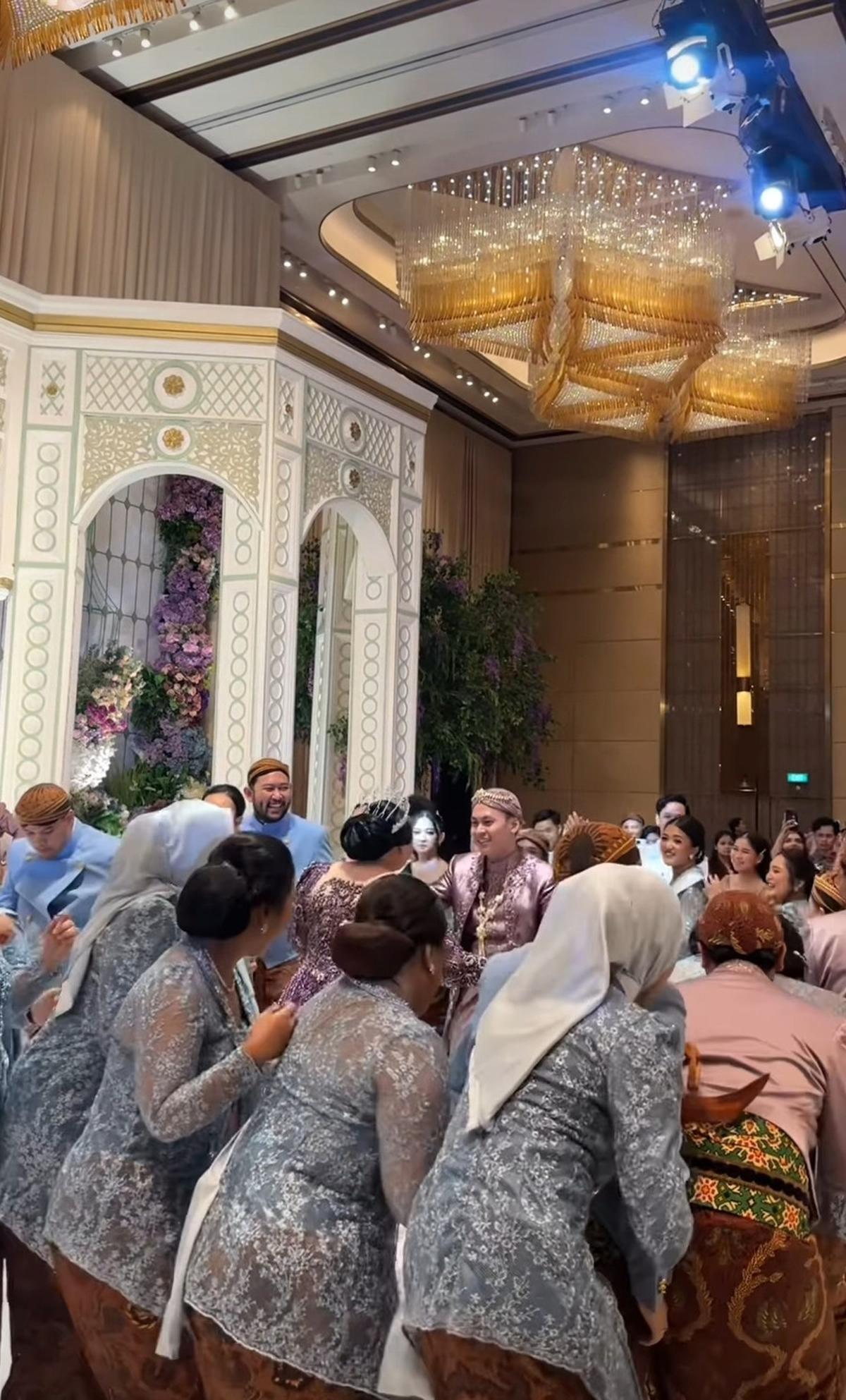 Tamu Undangan Merasa Terhibur