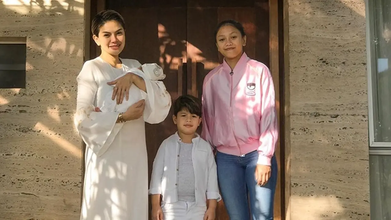 Kembali Jadi Single Parent, Ini 7 Momen Kebersamaan Nikita Mirzani dan Anak-anaknya