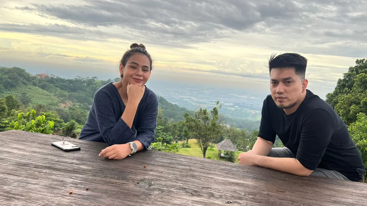 Sahila Hisyam menjadi model video klip penyanyi Arman Wosi