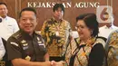 BPKP menyerahkan hasil perhitungan kerugian negara terkait kasus tindak pidana korupsi timah kepada Kejaksaan Agung pada hari ini, Rabu (29/5/2024). (merdeka.com/Arie Basuki)