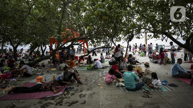FOTO: Libur Lebaran di Pantai Karnaval Ancol