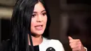 Dalam salah satu episode Life of Kylie, si bungsu Kardashian-Jenner ini merasa tak percaya diri karena diejek oleh pria yang menjadi ciuman pertamanya. (yahoo)