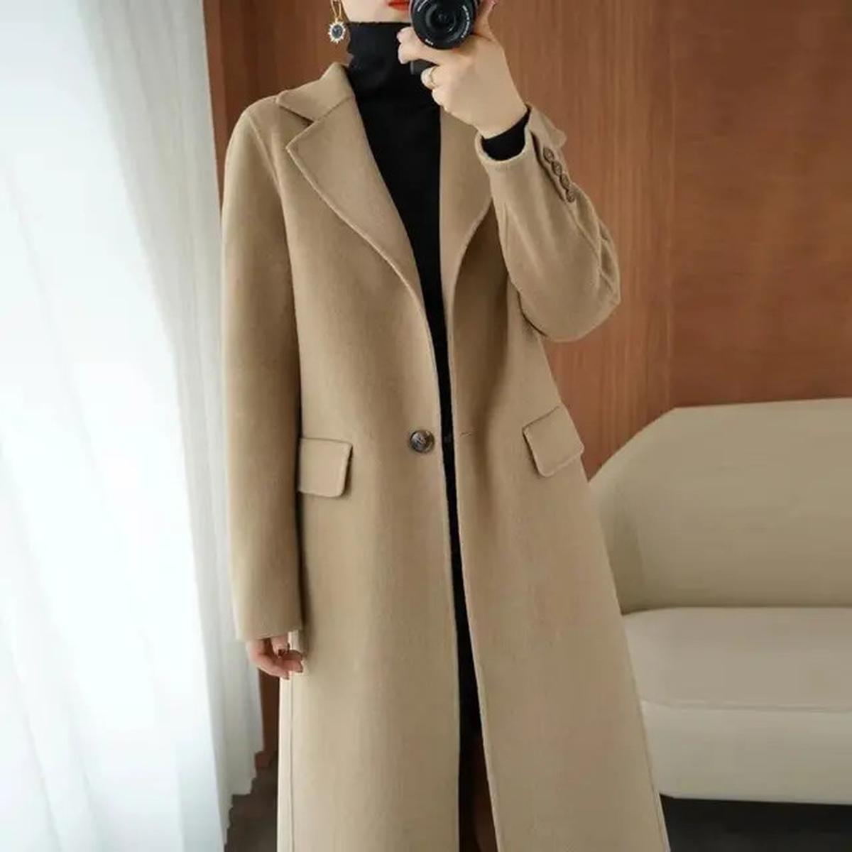 5 Inspirasi Model Jas Wanita Modern dan Elegan untuk April 2025