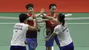 Ganda Putri Indonesia, Greysia Polii/Apriyani Rahayu, saat melawan wakil China, Liu Xuan Xuan/Xia Yu Ting, pada laga Indonesia Masters di Istora, Jakarta, Rabu (15/1/2020). Greysia/Apriyani menang 22-24, 21-17, dan 21-15. (Bola.com/M Iqbal Ichsan)