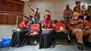 Warga Papua Barat mengikuti Rapat Paripurna ke-10 masa persidangan II tahun 2022-2023 di Kompleks Parlemen, Senayan, Jakarta, Selasa, (17/11). Rapat Paripurna DPR RI mengesahkan pembentukan provinsi Papua Barat Daya. (Liputan6.com/Angga Yuniar)