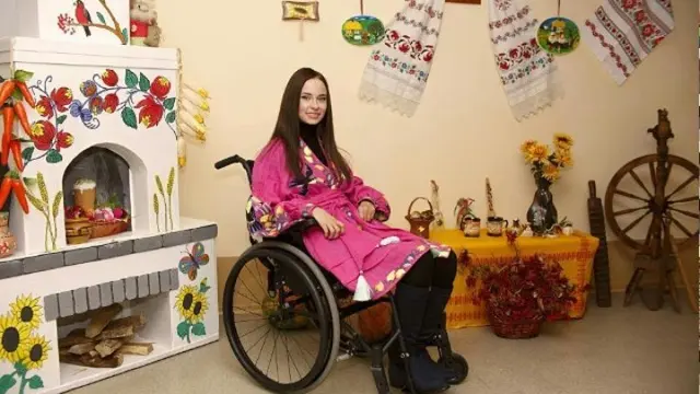 Model disabilitas Ukraina Oksana Kononets
