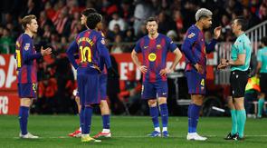 Barcelona menelan kekalahan 1-2 dari Girona pada laga pekan ke-24 La Liga di Estadi Municipal de Montilivi, Selasa (17/02/2026) dini hari WIB. (AP Photo/Joan Monfort)