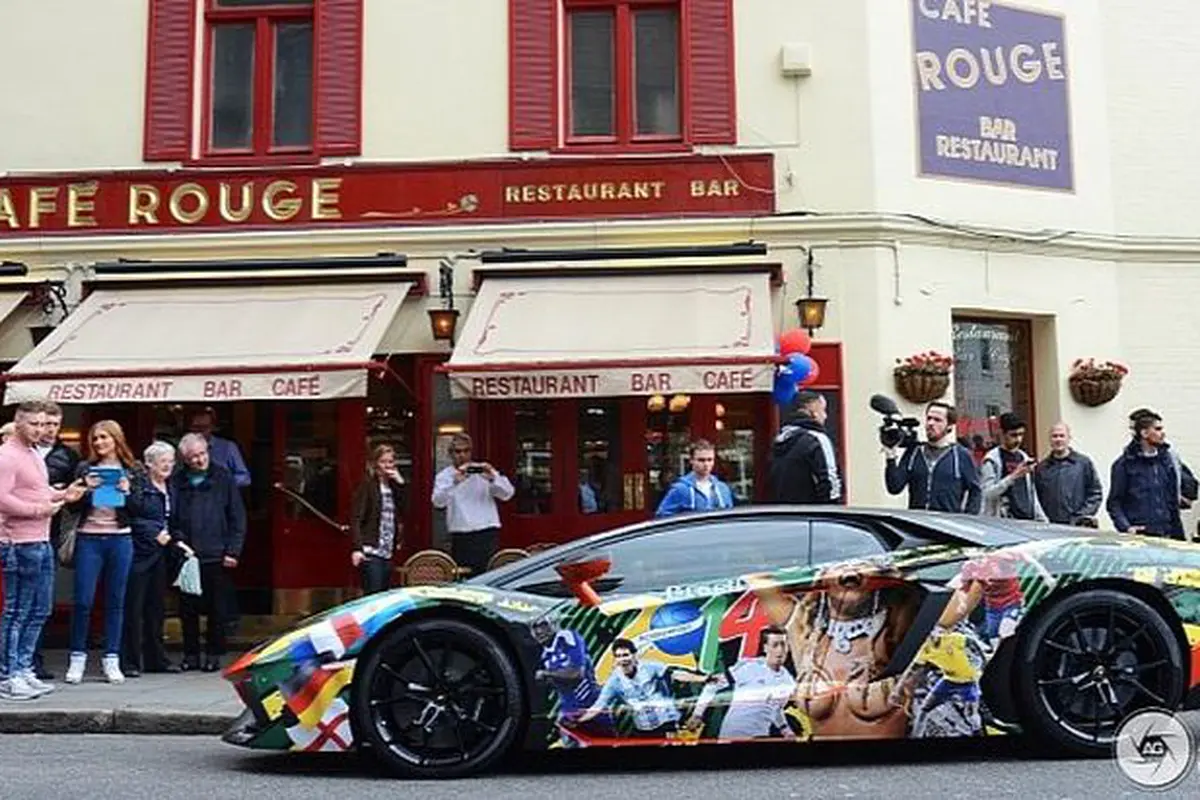 Aventador ini Khusus Untuk Penggila Bola