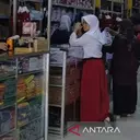 Gempuran Belanja Online, Toko Seragam Sepi Jelang Tahun Ajaran Baru