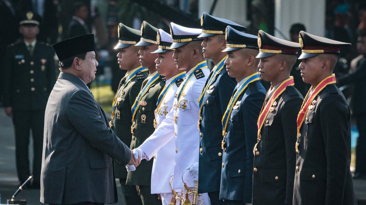 FOTO: Presiden Prabowo Lantik 2.000 Perwira TNI-Polri di Istana Merdeka