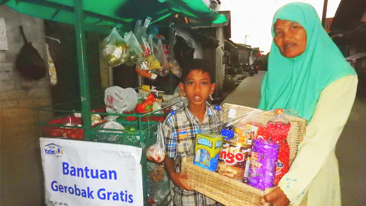 Kisah Kebahagiaan Janda 6 Anak dan Gerobak Sayur  