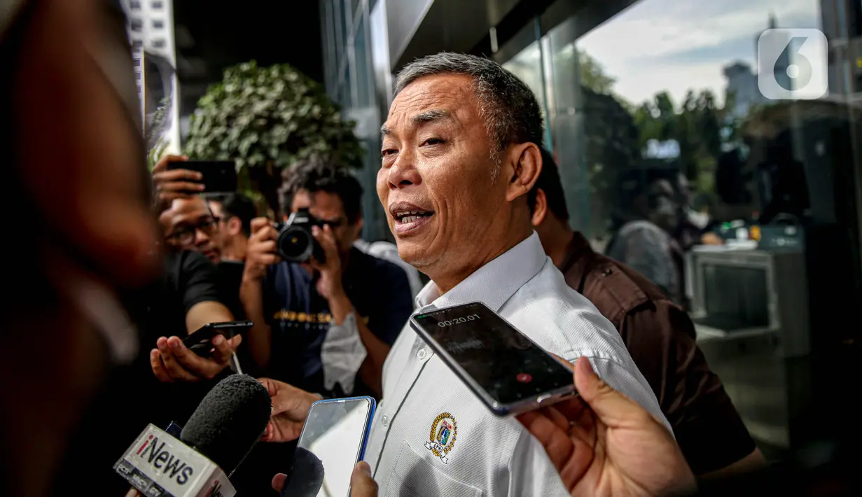 Kedatangannya sebagai saksi dalam kasus dugaan korupsi pengadaan tanah di Kelurahan Pulogebang, Kecamatan Cakung, Jakarta Timur periode 2018-2019. (Liputan6.com/Faizal Fanani)