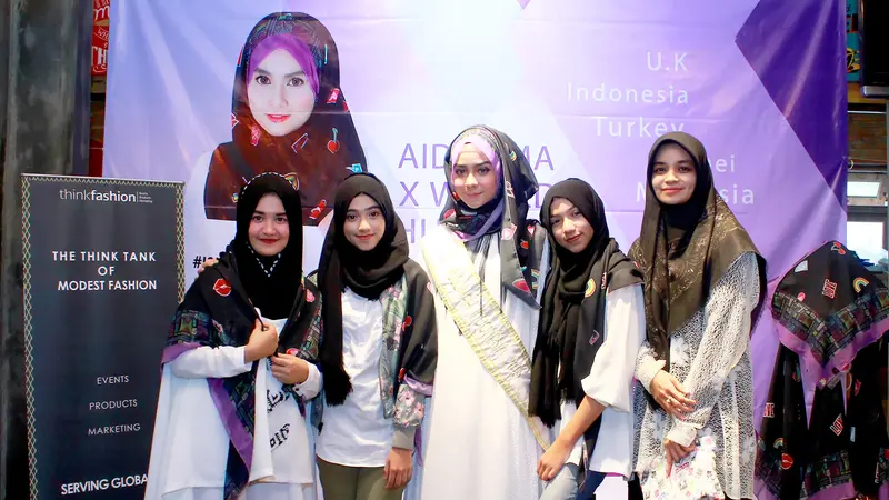 Kisah Menarik Putri Muslimah Indonesia Saat Harus Lepas Hijab