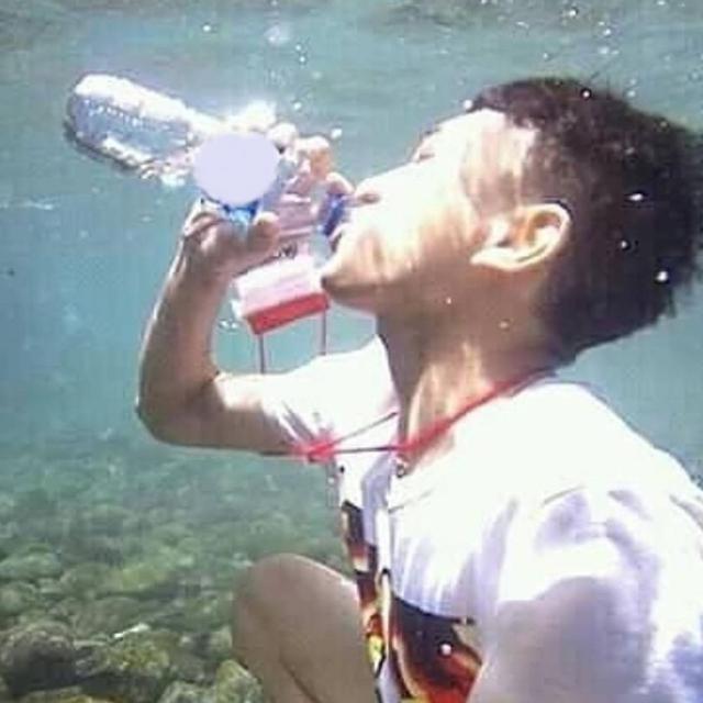 6 Cara Nyeleneh Orang Menikmati Minuman Ini Persulit Diri, Bikin Heran