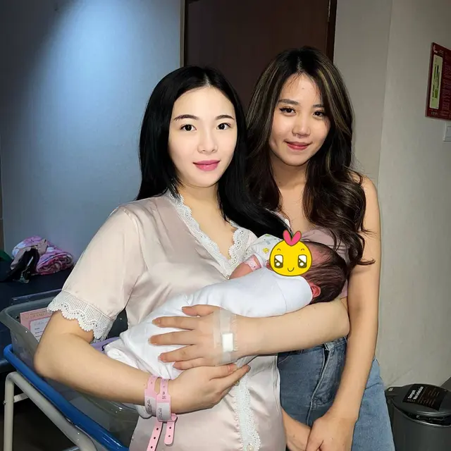 Seminggu Menikah, Ini 6 Potret Vincent Raditya dan Istri yang Baru Jadi Orang Tua