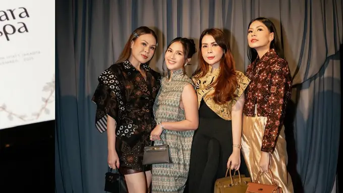 Gaya Kompak Jessica Mila dan Tiga Kakak Iparnya, Elegan dalam Busana Wastra dan Tas Hermès