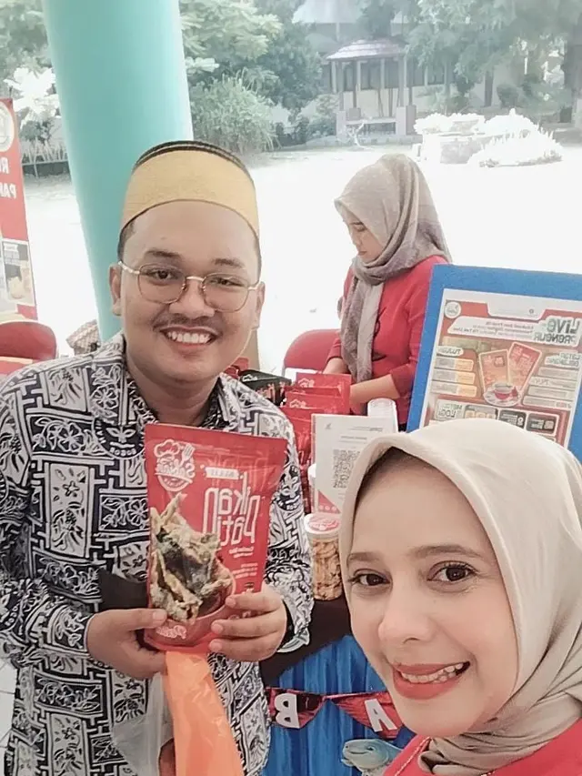 Anita Saat Mengikuti Bazar di koridor FEMA IPB University, pada Rabu (13/5/2026).