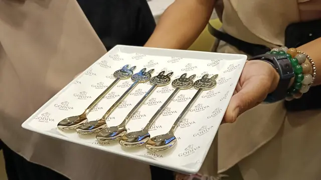 Es Krim Godiva x Labubu Kini Hadir di Indonesia, Sendok Spesial Jadi Merchandise Unik