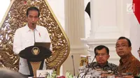 Presiden Jokowi memimpin sidang kabinet paripurna di Istana Merdeka, Jakarta, Selasa (29/8). Jokowi juga mengharapkan agar secepatnya setiap kementerian dan lembaga mampu memperbaiki internalnya masing-masing. (Liputan6.com/Angga Yuniar) 