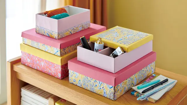 Barang dari kardus bekas parcel lebaran (Foto: Reve.com)