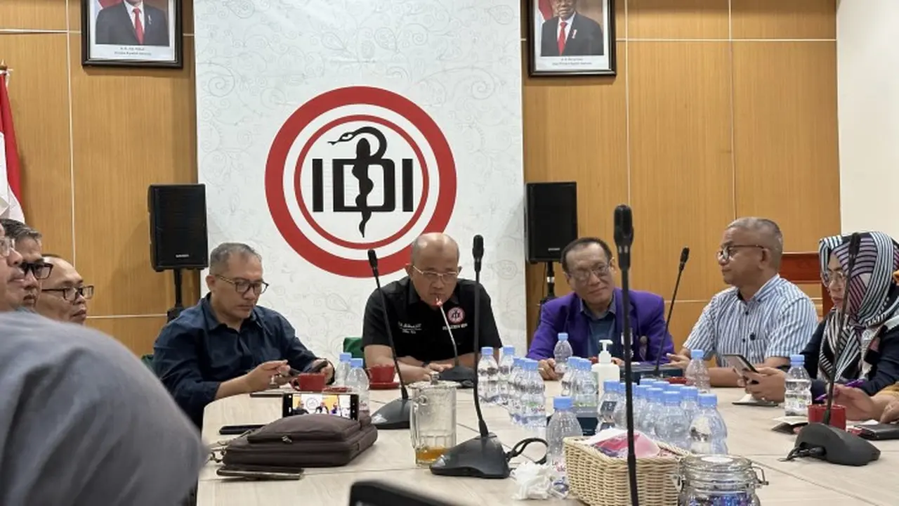 Ketua Umum PB Ikatan Dokter Indonesia (PB IDI) Moh. Adib Khumaidi
