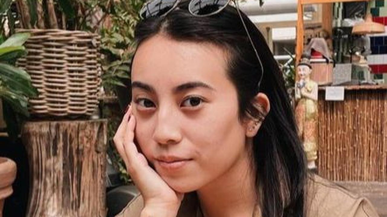 8 Potret Casey Rebecca Putri, Sang Seniornya Sony Tulung Yang Jarang Terekspos, Memiliki Kecantikan Yang Sangat Memukau