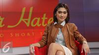 Revi Mariska saat menjadi bintang tamu di acara Dear Haters, SCTV Tower, Jakarta, Kamis (28/4/2016). (Liputan6.com/Herman Zakaria)