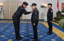 Wapres Ma’ruf Amin Terima Brevet Kehormatan Hiu Kencana dari TNI AL, Ini Maknanya