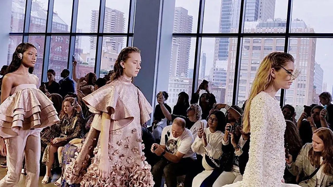 Julianto di New York Fashion Week