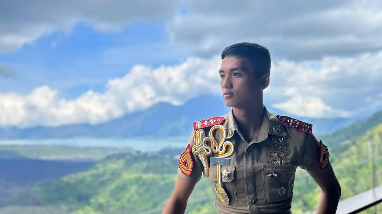 Evan Basith Reswara, Menatap Langit Dirgantara dari Ketinggian Prestasi