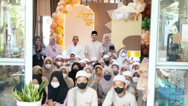 Tanggalnya Berdekatan, Ini 6 Momen Syukuran Ultah Istri dan Anak Tommy Kurniawan