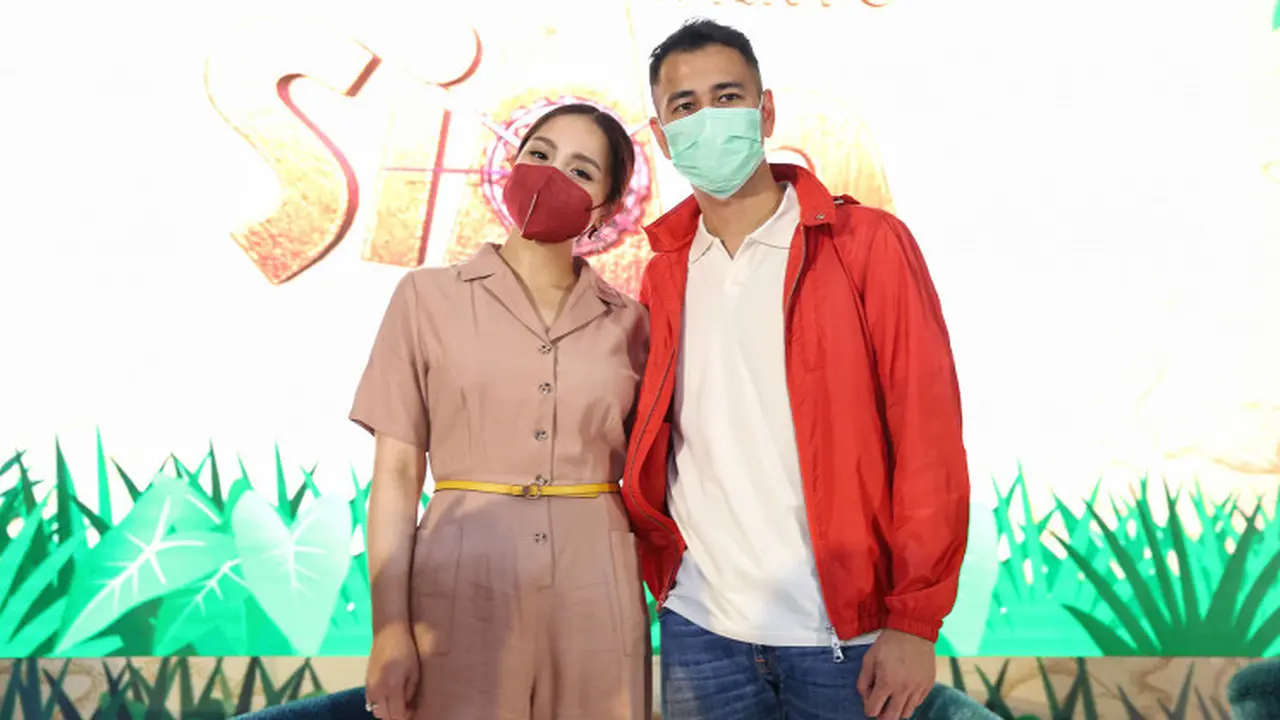 Raffi Ahmad Prescon animasi Lorong Waktu Si Aa di kawasan Dharmawangsa, Jakarta Selatan, Selasa (15/12/2020). (Adrian Putra/Fimela.com)