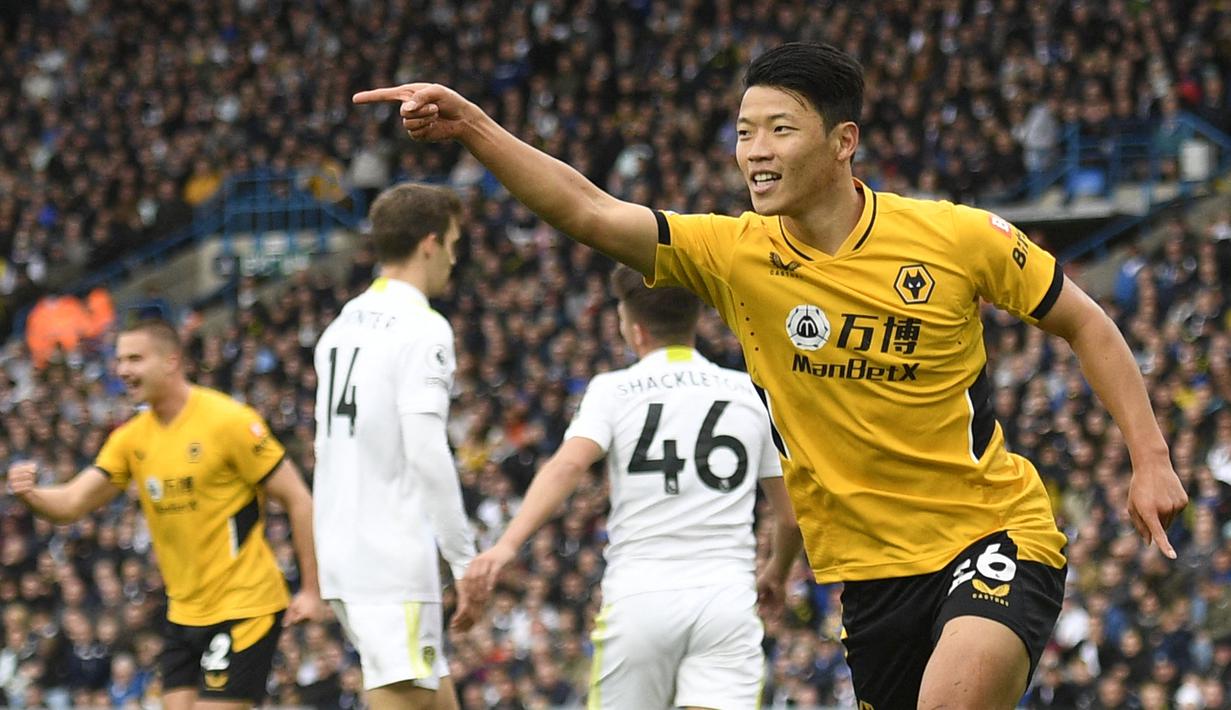 Musim ini merupakan musim pertama Hwang Hee Chan bermain di Liga Inggris bersama Wolves. Namun, pemain berkebangsaan Korea Selatan tersebut mampu tampil impresif dengan menyumbang 4 gol dan menjadi man of the match sebanyak tiga kali. (AFP/Oli Scarff)