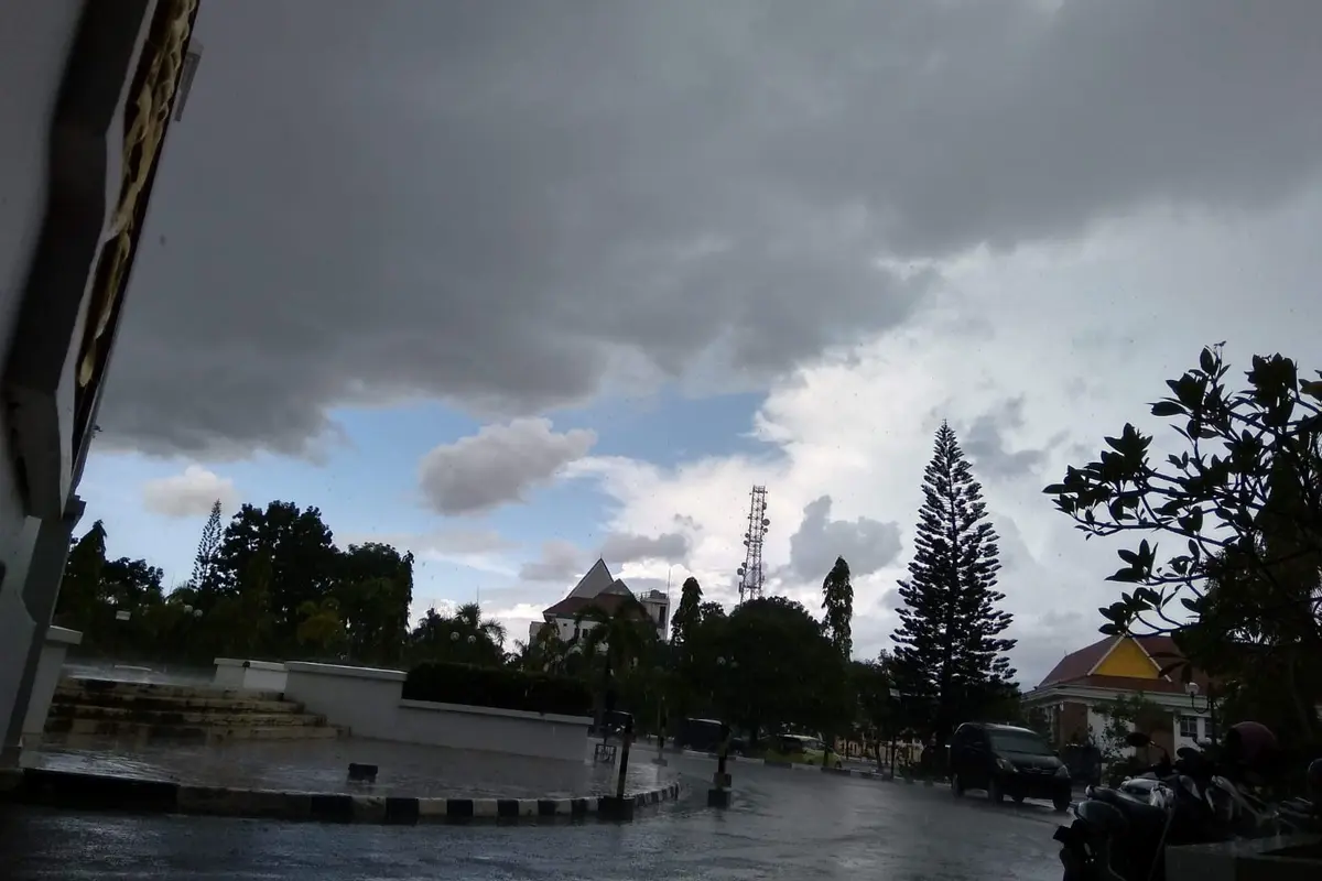 Modifikasi cuaca di Kota Batam